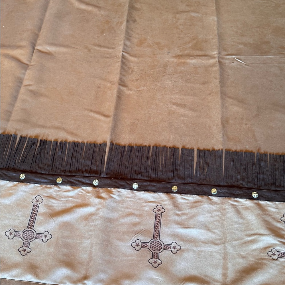 Western Faux Leather 2 drapes. Lined. 18”tassel topper. Excellent condition. - Picture 10 of 13